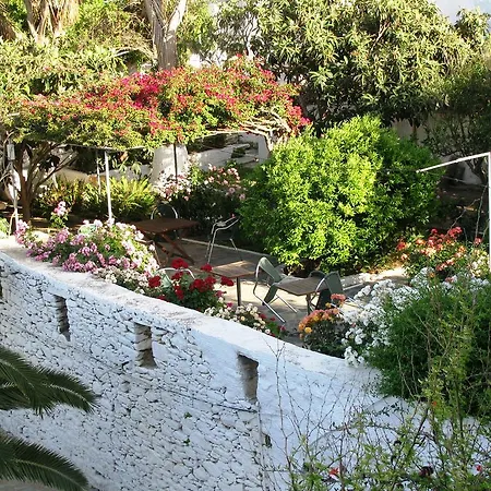 Anna Aparthotel Katapola